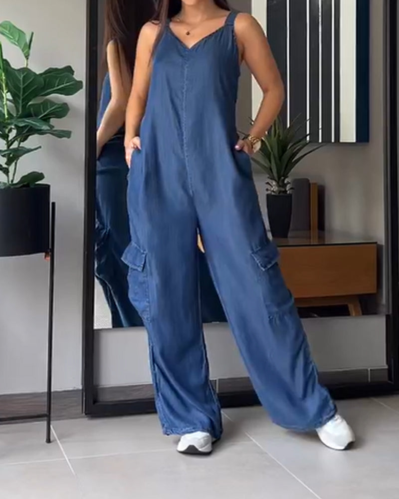 Lockerer, lässiger Jumpsuit mit V-Ausschnitt und Taschen 