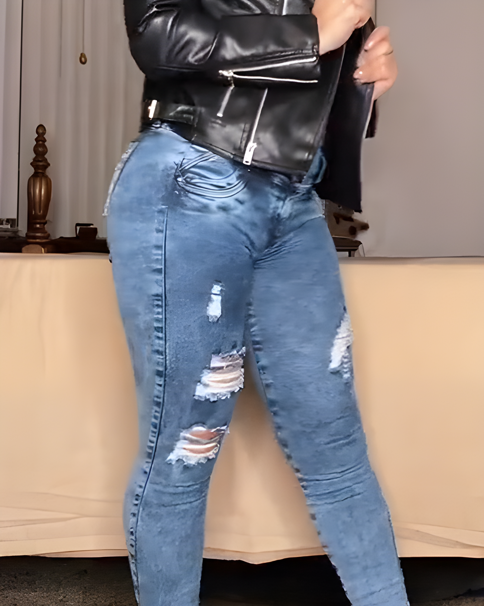 Skinny Ripped Hip-Lifting Jeans