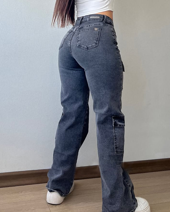 Jeans estilo cargo con múltiples bolsillos