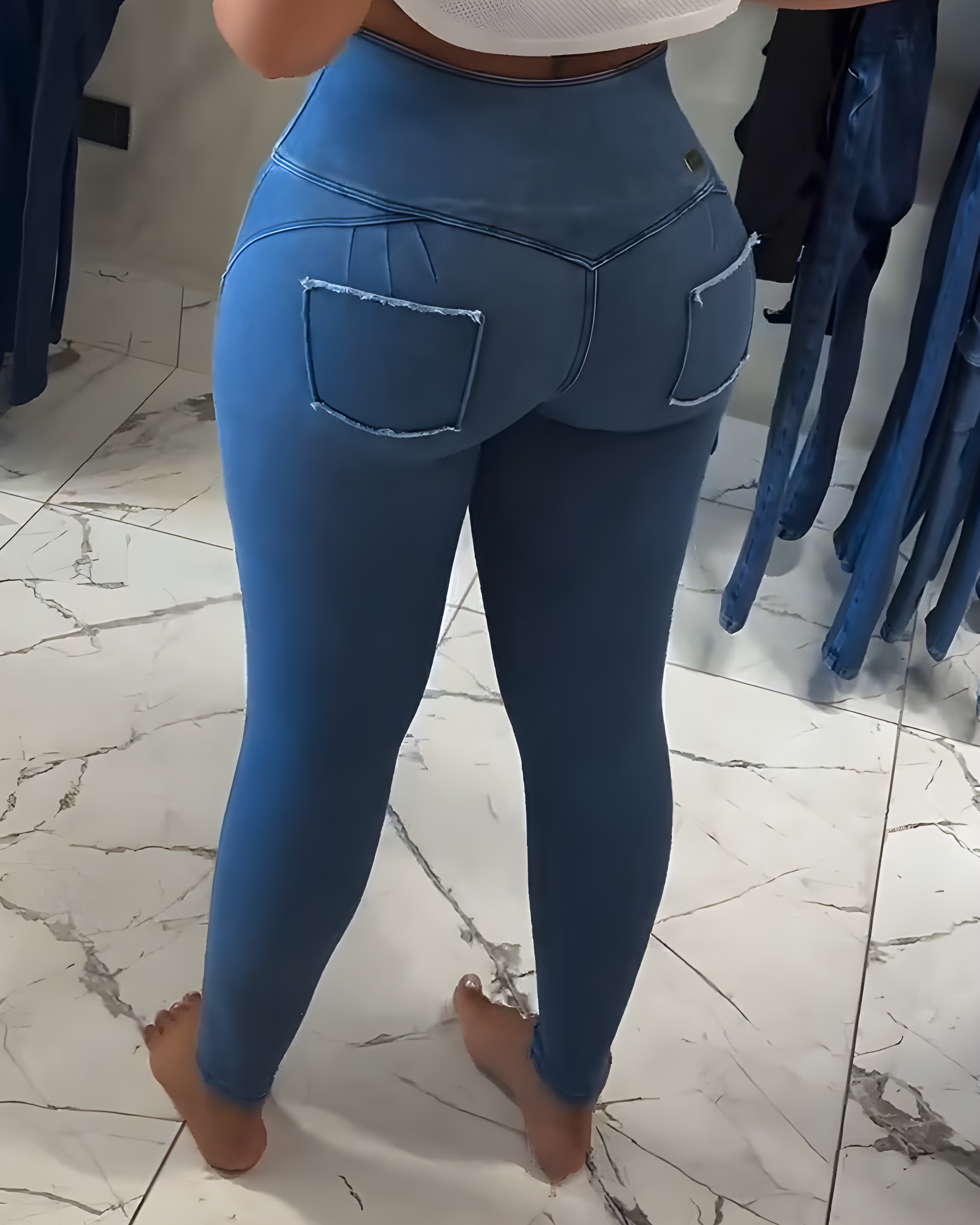 BBL Jeans mit hoher Taille und Hüftlifting