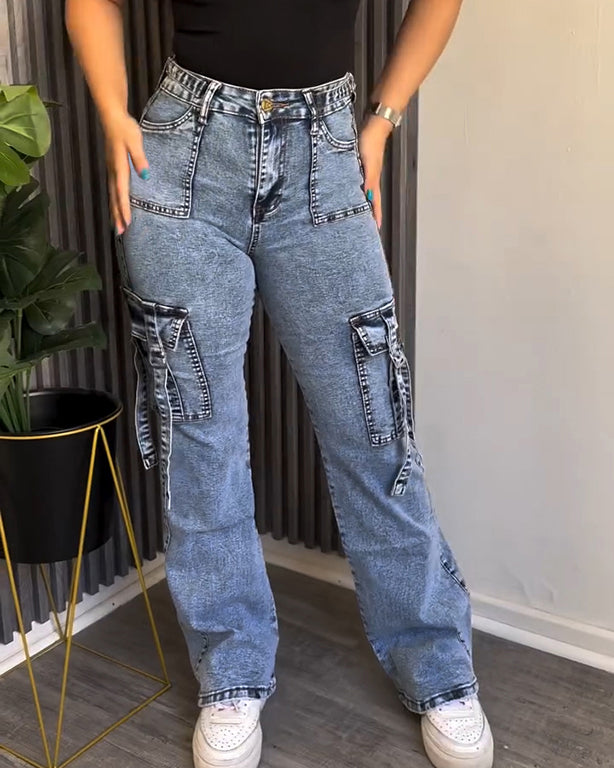 Hip-Lift Straight-Leg Cargo Jeans