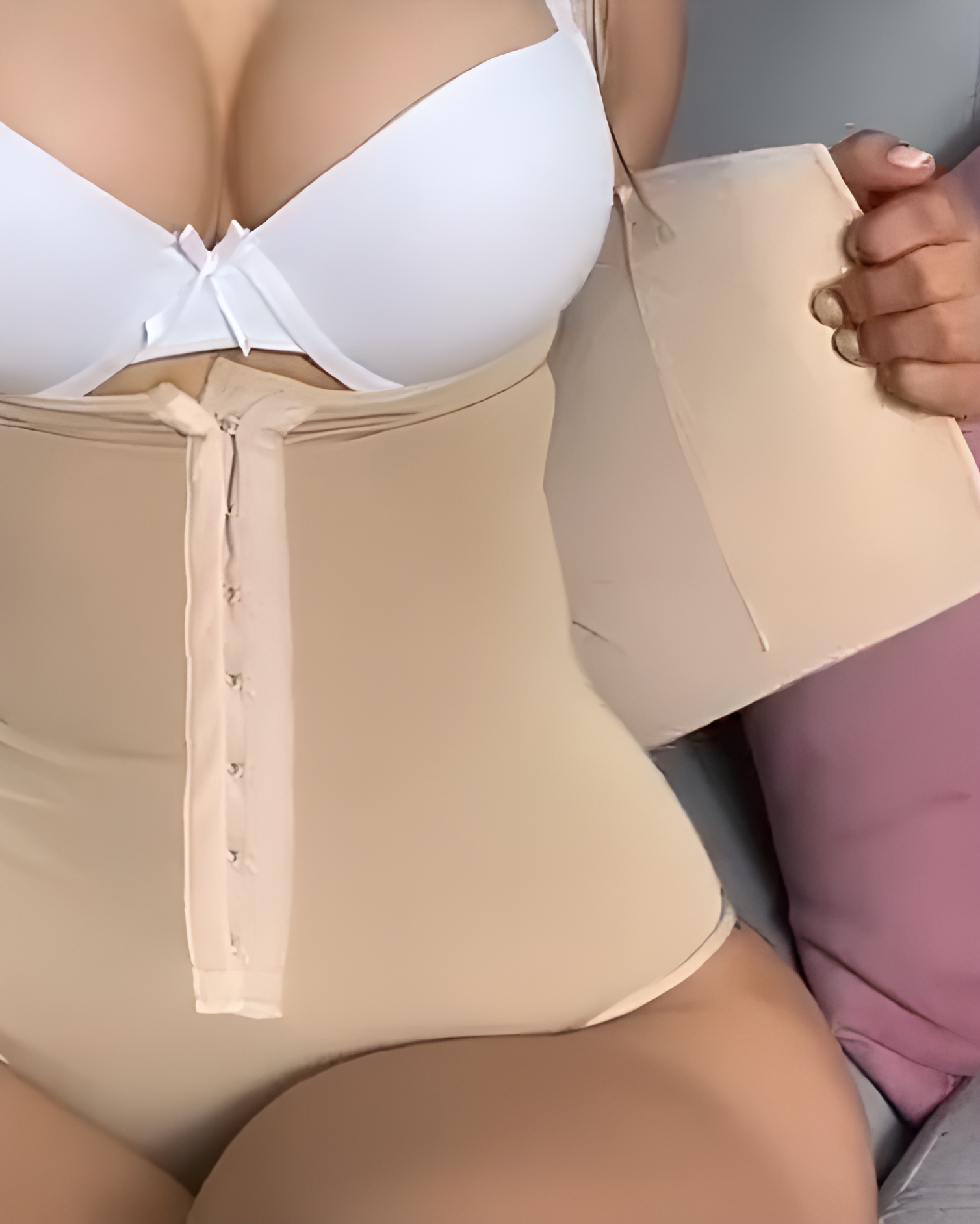 Tanga-Bodysuit mit hoher Kompression und Taillenformung